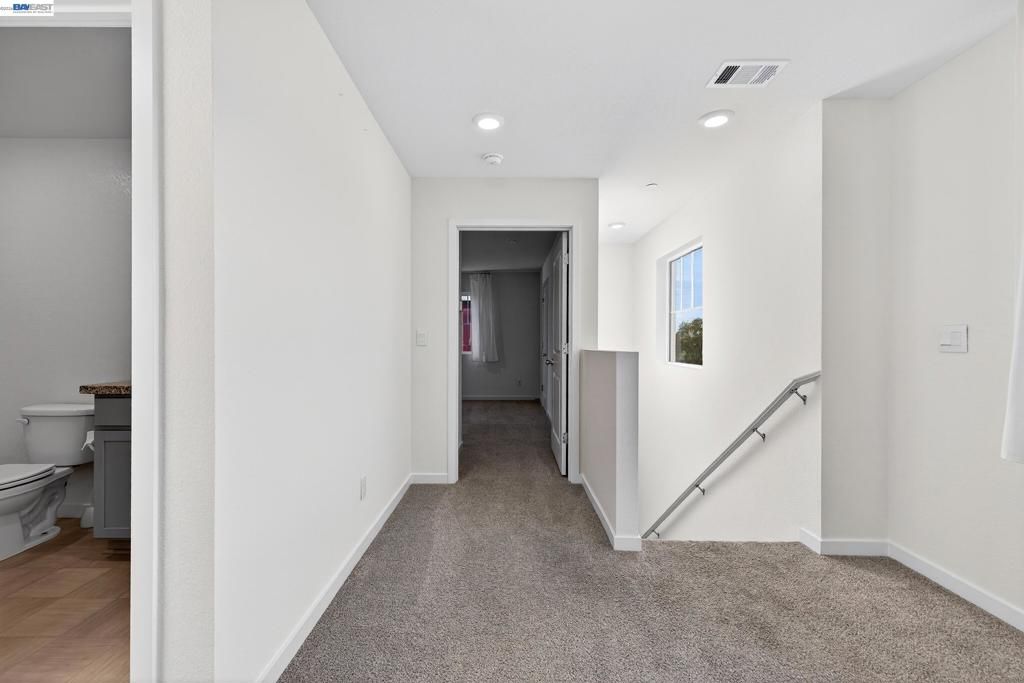 Image 18 of property listing at 7000 Santa Venetia Pl, Roseville, CA 95747