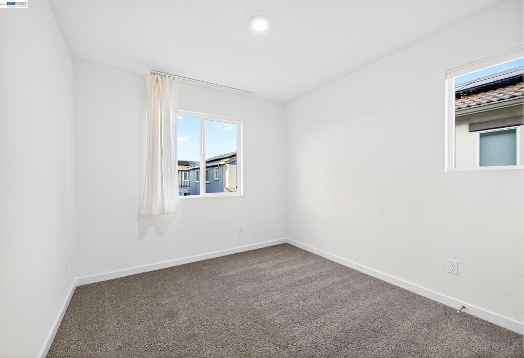 Image 20 of property listing at 7000 Santa Venetia Pl, Roseville, CA 95747