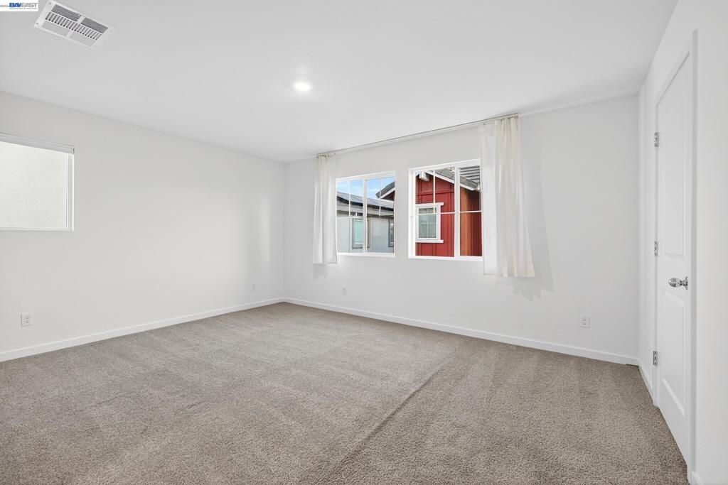 Image 22 of property listing at 7000 Santa Venetia Pl, Roseville, CA 95747