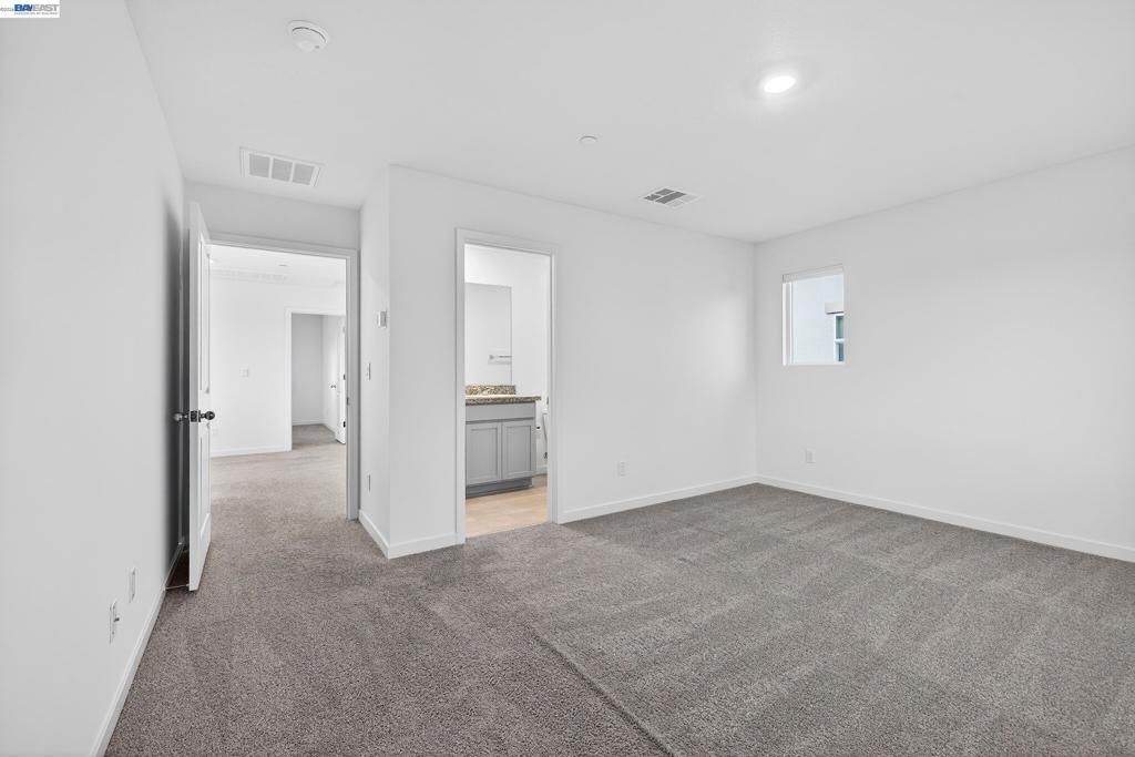 Image 23 of property listing at 7000 Santa Venetia Pl, Roseville, CA 95747