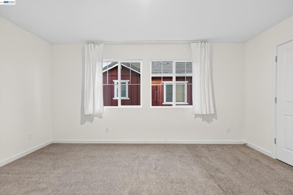 Image 27 of property listing at 7000 Santa Venetia Pl, Roseville, CA 95747