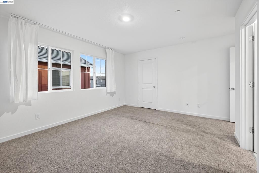 Image 28 of property listing at 7000 Santa Venetia Pl, Roseville, CA 95747