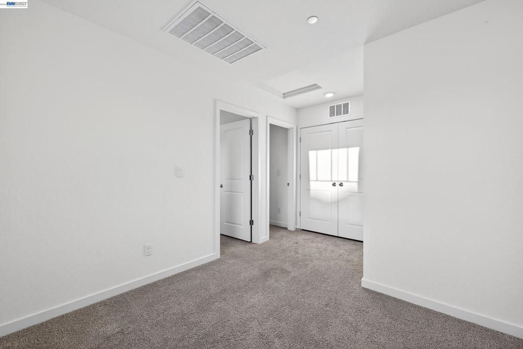 Image 34 of property listing at 7000 Santa Venetia Pl, Roseville, CA 95747