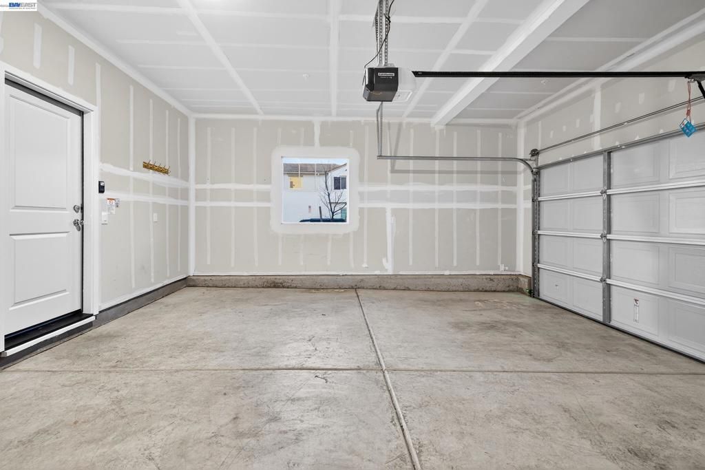 Image 37 of property listing at 7000 Santa Venetia Pl, Roseville, CA 95747