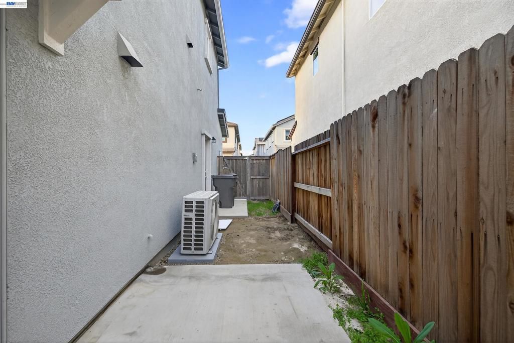 Image 39 of property listing at 7000 Santa Venetia Pl, Roseville, CA 95747