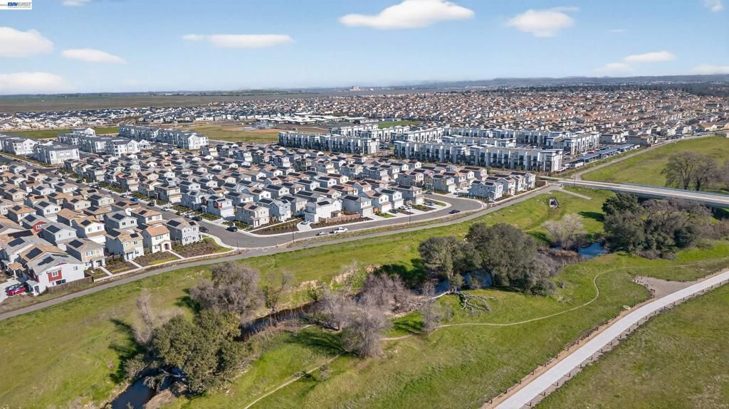 Image 45 of property listing at 7000 Santa Venetia Pl, Roseville, CA 95747