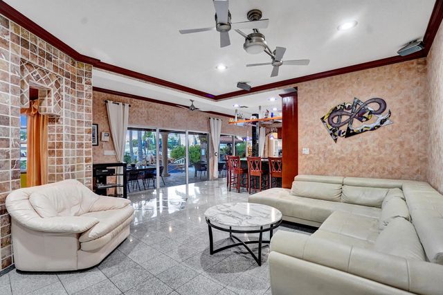 600 Circle Drive, Pompano Beach, FL 33062