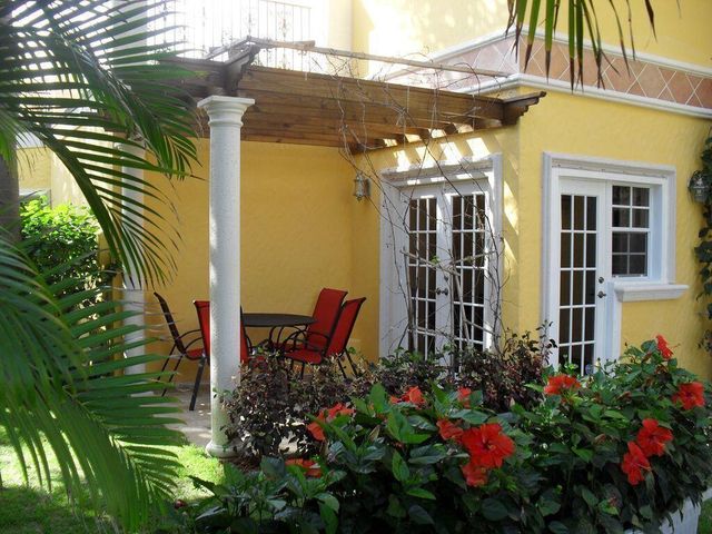 600 Circle Drive, Pompano Beach, FL 33062