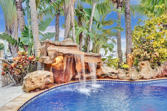 600 Circle Drive, Pompano Beach, FL 33062