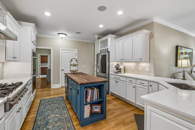 1007 Atchley Ct, Hendersonville, TN 37075