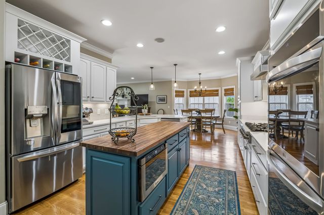 1007 Atchley Ct, Hendersonville, TN 37075