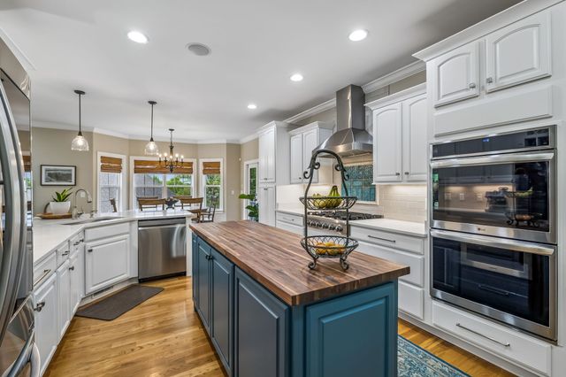1007 Atchley Ct, Hendersonville, TN 37075