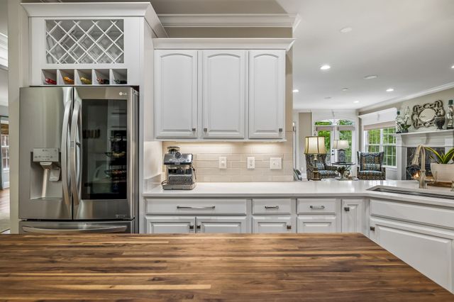 1007 Atchley Ct, Hendersonville, TN 37075