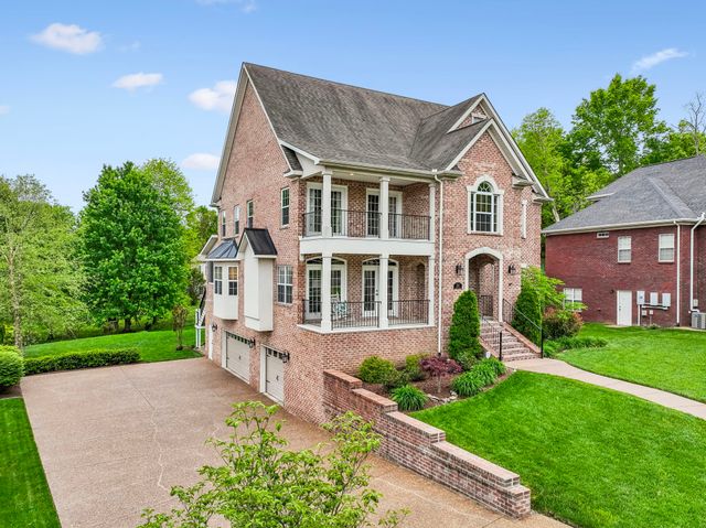 1007 Atchley Ct, Hendersonville, TN 37075