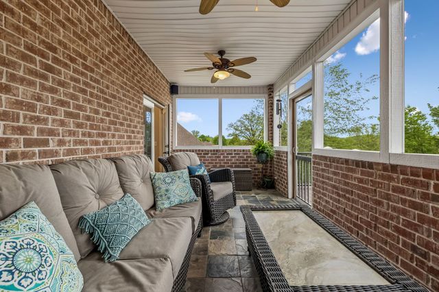 1007 Atchley Ct, Hendersonville, TN 37075