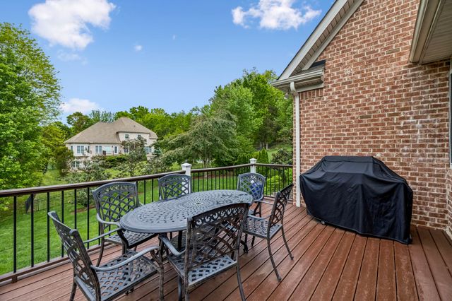 1007 Atchley Ct, Hendersonville, TN 37075