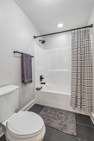 1007 Atchley Ct, Hendersonville, TN 37075