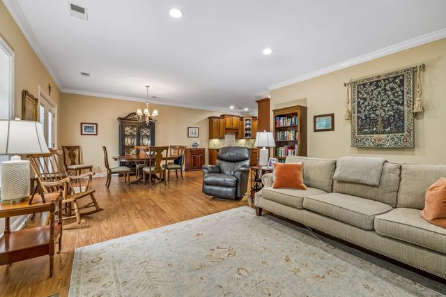 1007 Atchley Ct, Hendersonville, TN 37075