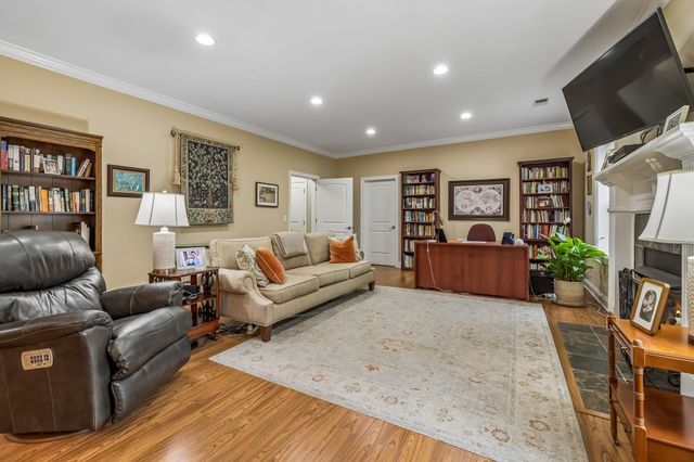 1007 Atchley Ct, Hendersonville, TN 37075