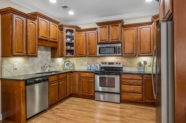 1007 Atchley Ct, Hendersonville, TN 37075