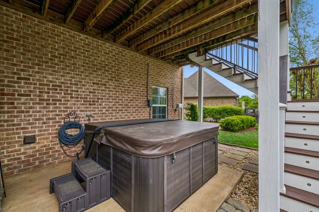 1007 Atchley Ct, Hendersonville, TN 37075