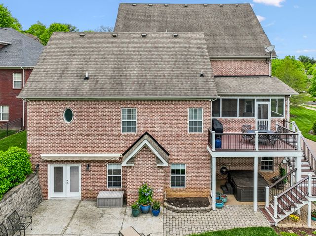 1007 Atchley Ct, Hendersonville, TN 37075