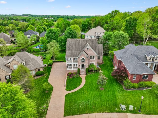 1007 Atchley Ct, Hendersonville, TN 37075