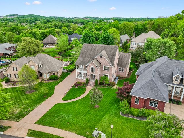 1007 Atchley Ct, Hendersonville, TN 37075