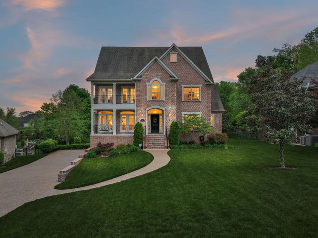1007 Atchley Ct, Hendersonville, TN 37075