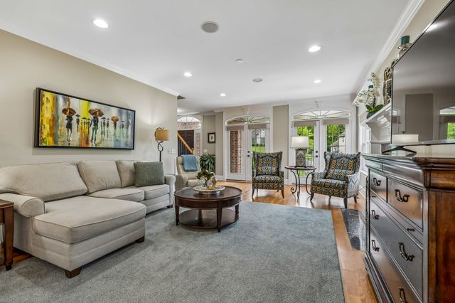 1007 Atchley Ct, Hendersonville, TN 37075