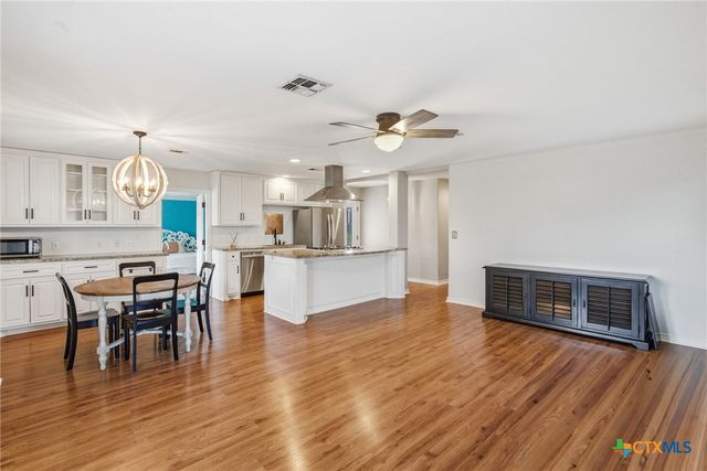 4711 Dahlia Lane, Victoria, TX 77904