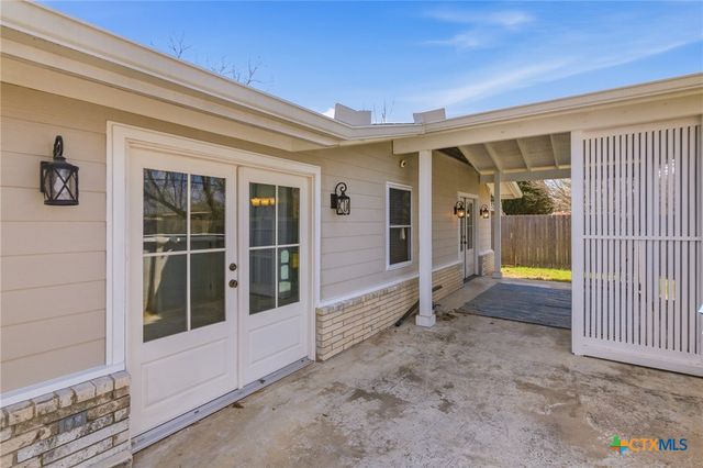 4711 Dahlia Lane, Victoria, TX 77904