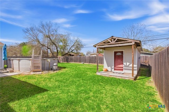 4711 Dahlia Lane, Victoria, TX 77904