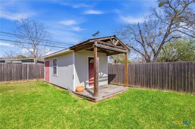 4711 Dahlia Lane, Victoria, TX 77904