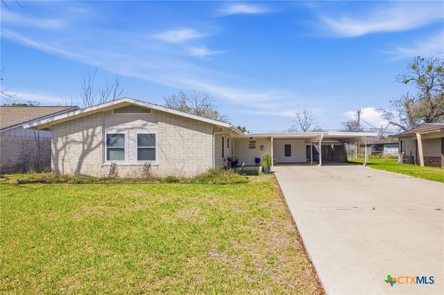 4711 Dahlia Lane, Victoria, TX 77904