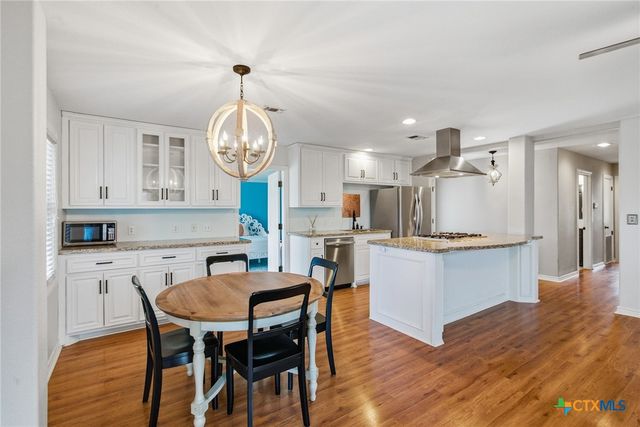 4711 Dahlia Lane, Victoria, TX 77904