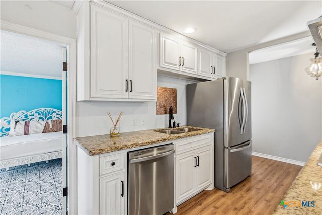 4711 Dahlia Lane, Victoria, TX 77904