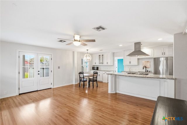 4711 Dahlia Lane, Victoria, TX 77904