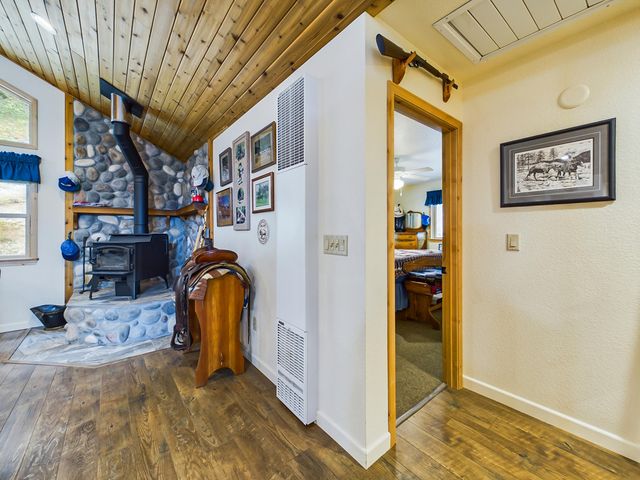 10 Estabrook Lane, Trinity Center, CA 96091