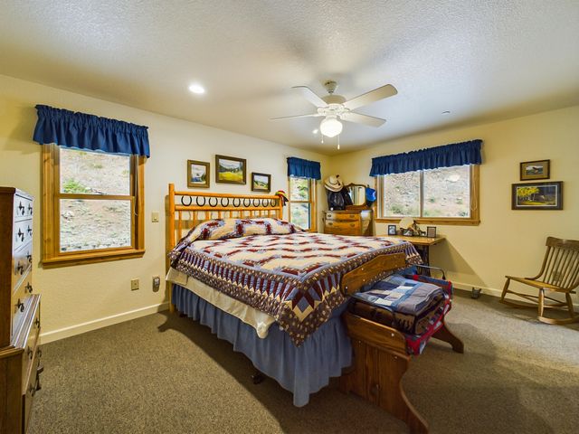 10 Estabrook Lane, Trinity Center, CA 96091