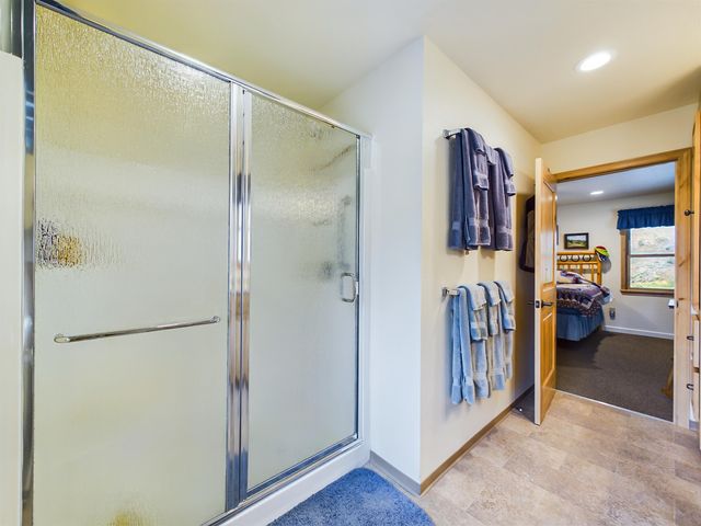 10 Estabrook Lane, Trinity Center, CA 96091