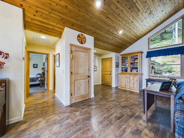 10 Estabrook Lane, Trinity Center, CA 96091