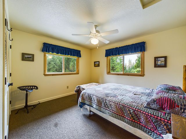 10 Estabrook Lane, Trinity Center, CA 96091