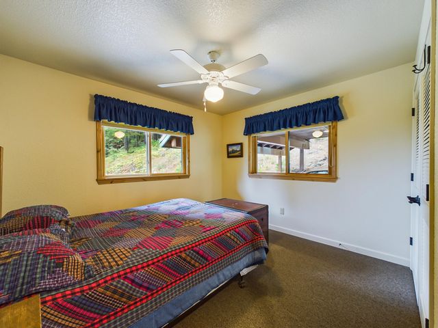 10 Estabrook Lane, Trinity Center, CA 96091