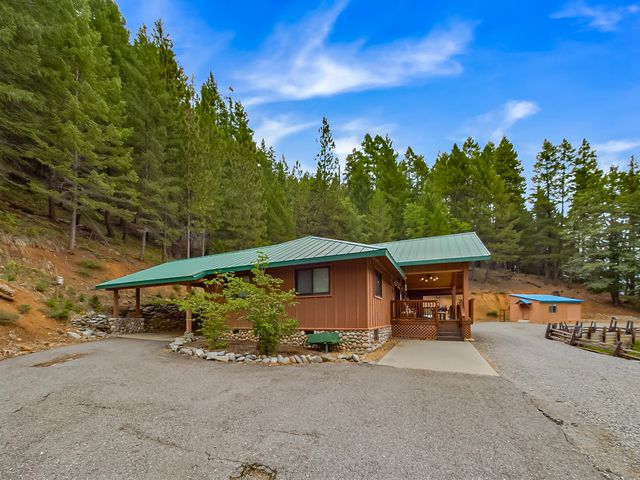 10 Estabrook Lane, Trinity Center, CA 96091