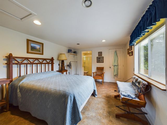 10 Estabrook Lane, Trinity Center, CA 96091