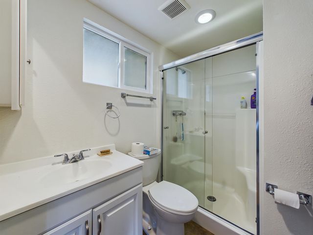 10 Estabrook Lane, Trinity Center, CA 96091