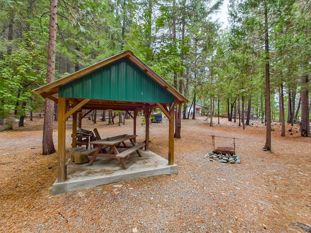 10 Estabrook Lane, Trinity Center, CA 96091