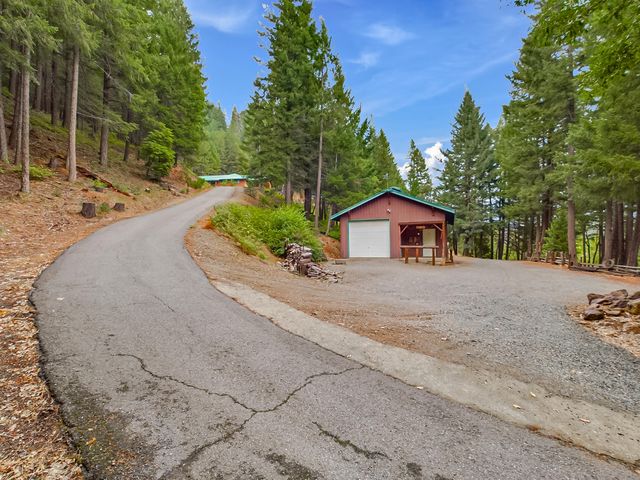 10 Estabrook Lane, Trinity Center, CA 96091