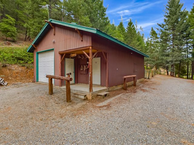 10 Estabrook Lane, Trinity Center, CA 96091